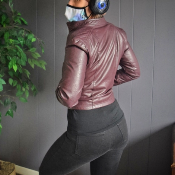 🖤5for30🖤Burgundy Vegan Leather Bomber - Picture 1 of 4